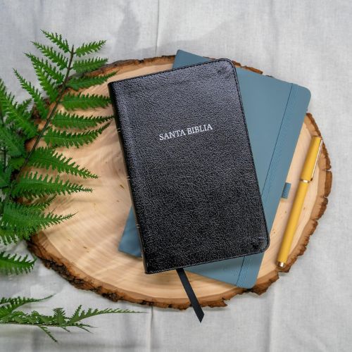 Biblia RVR 1960 Compacta Negro Piel Fabricada - Imagen 3